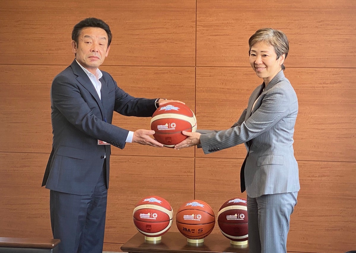 【L-STARs】米原市教育委員会へバスケットボールを寄贈しました