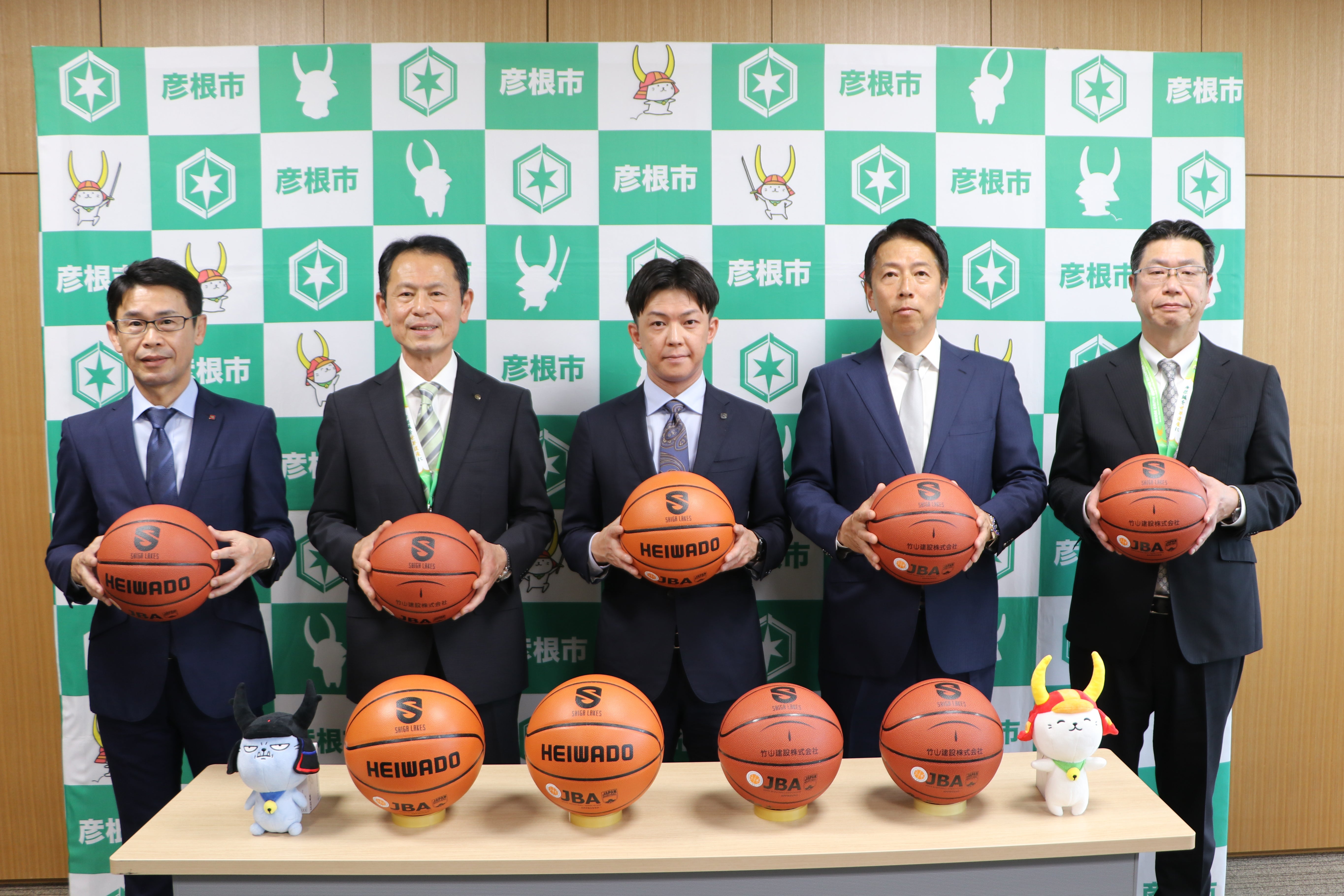 【SDGs】彦根市の小・中学校へバスケットボールを寄贈しました