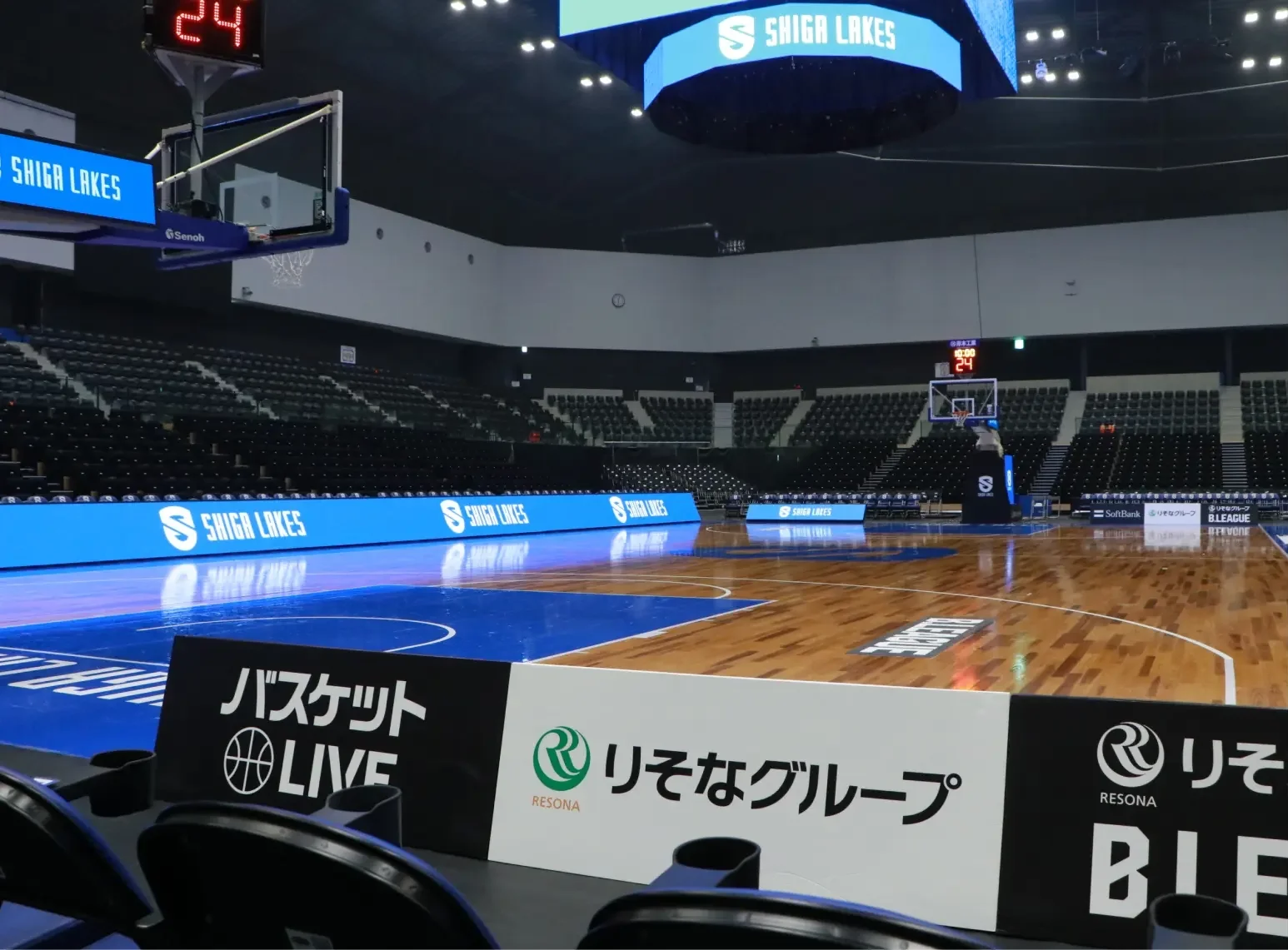 コートエンド2列目からの見え方